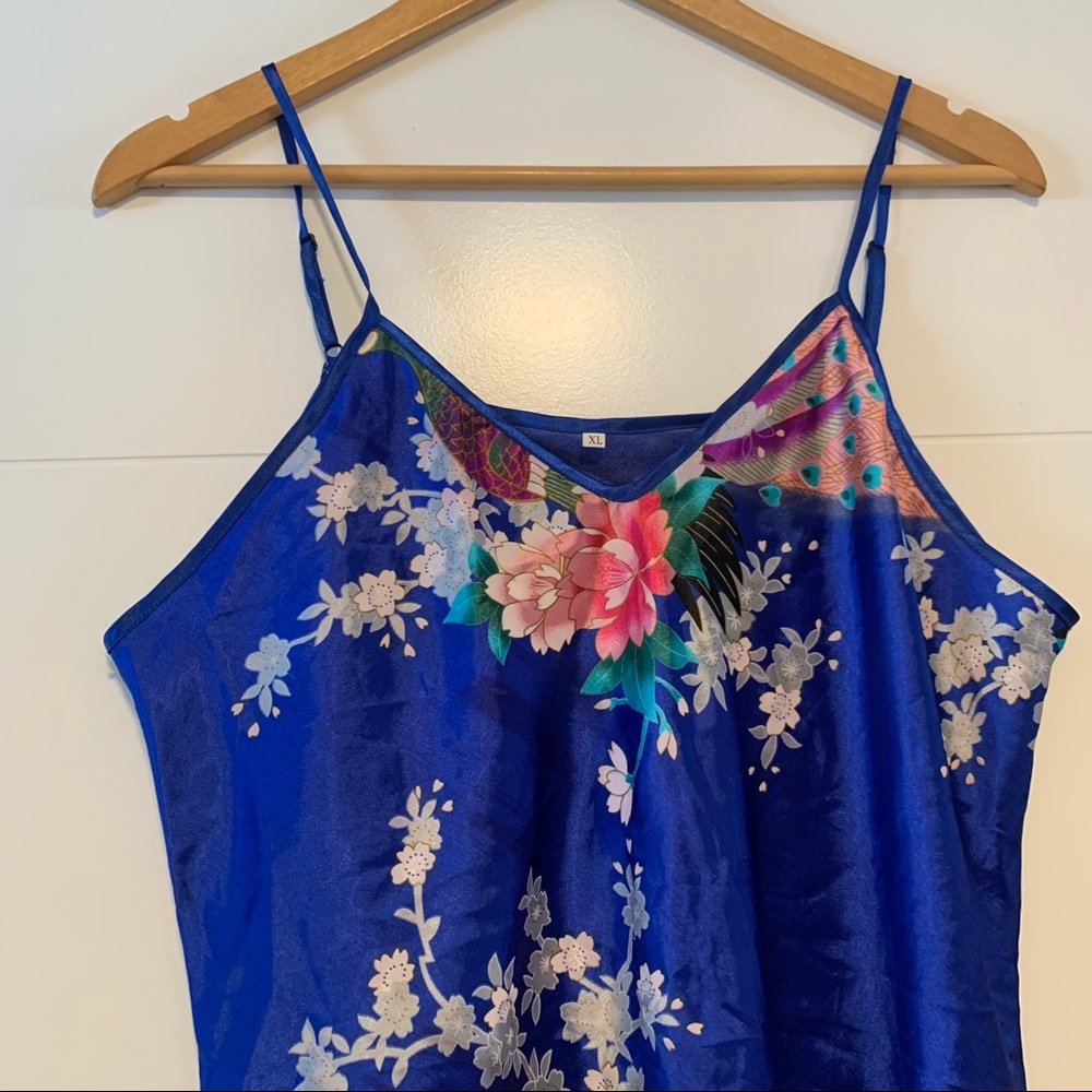 Patterned Peacock Robe & Camisole Set - Picture 12 of 16